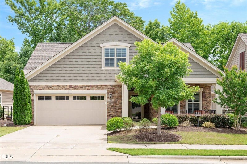 125 Greenway Ldg, Chapel Hill, NC 27516