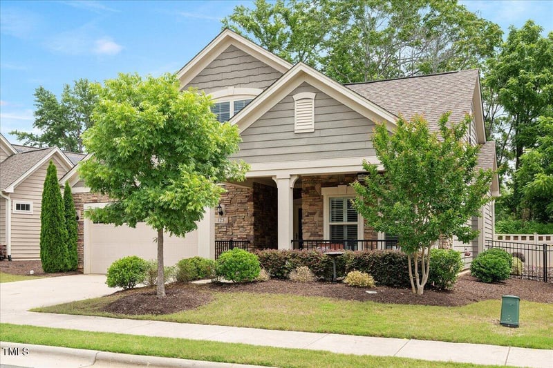 125 Greenway Ldg, Chapel Hill, NC 27516