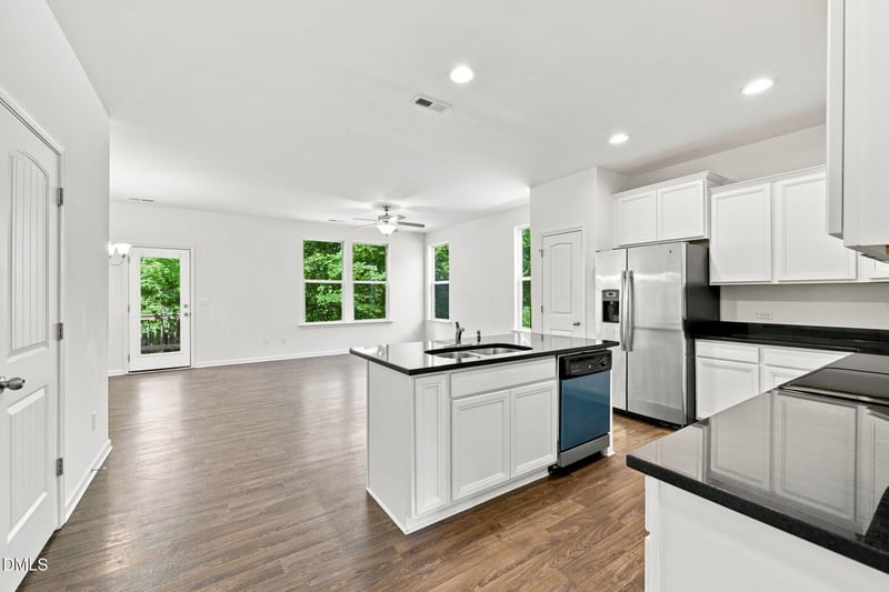 125 Hill Shore Ln, Clayton, NC 27527