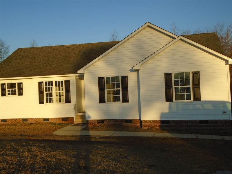 125 Hugh Dr, Smithfield, NC 27577