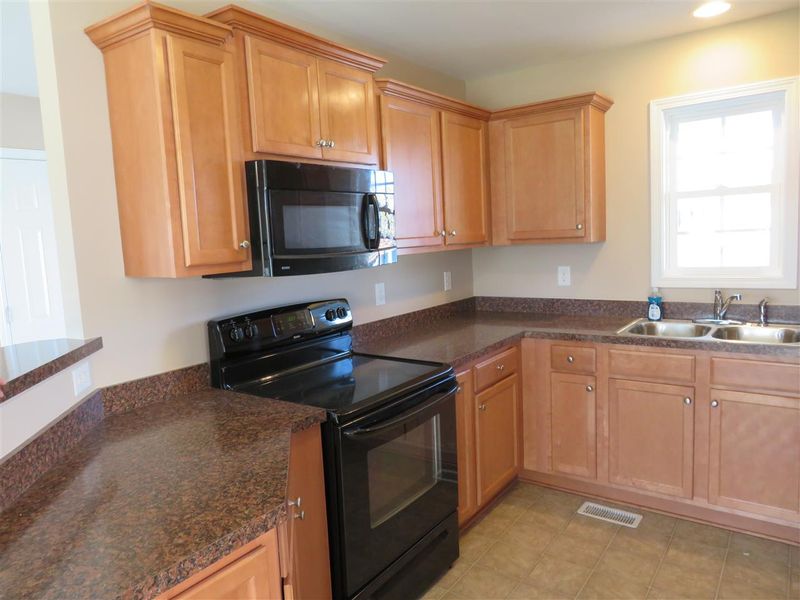 125 Letcher Ln, Lillington, NC 27546