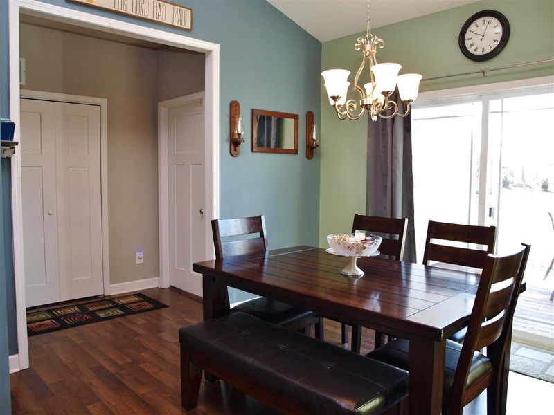 125 W Letchworth Dr, Zebulon, NC 27597