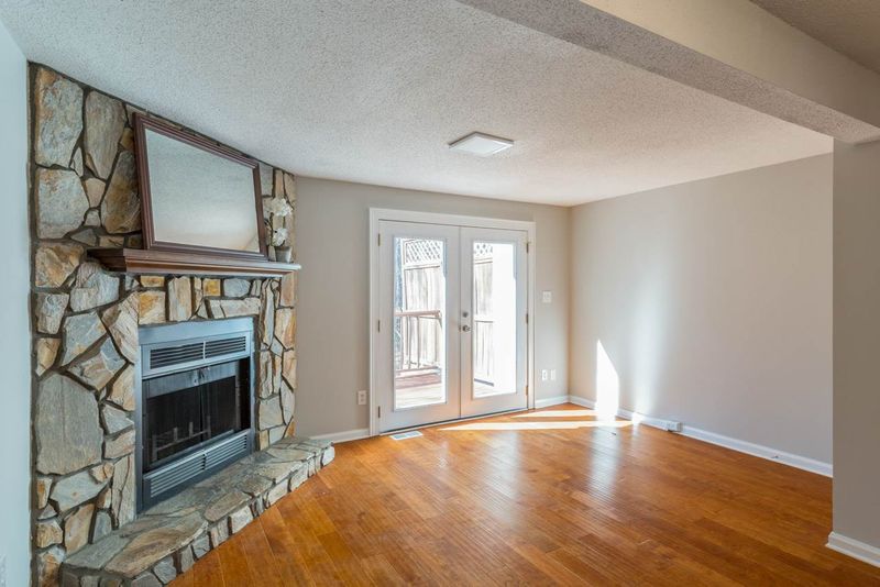 125 Luxon Pl, Cary, NC 27513