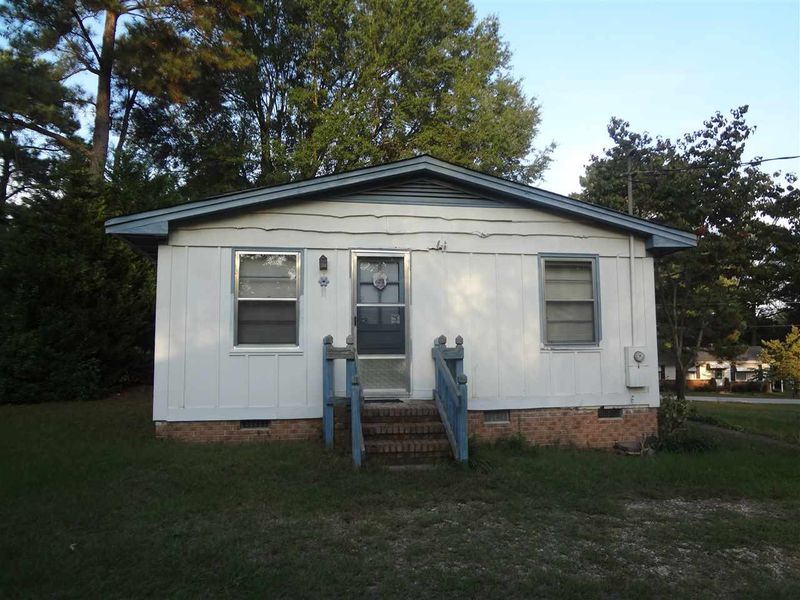 125 E Mciver St, Zebulon, NC 27597