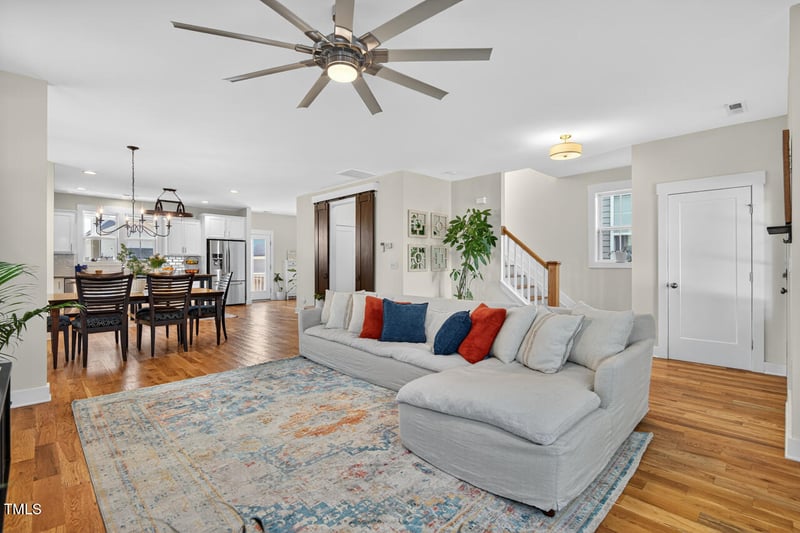 125 Meadows Edge Dr, Chapel Hill, NC 27516