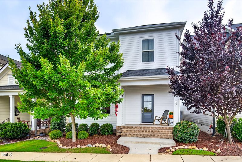 125 Meadows Edge Dr, Chapel Hill, NC 27516