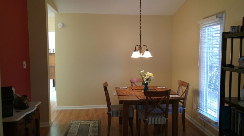 125 Mossbark Ln, Chapel Hill, NC 27514