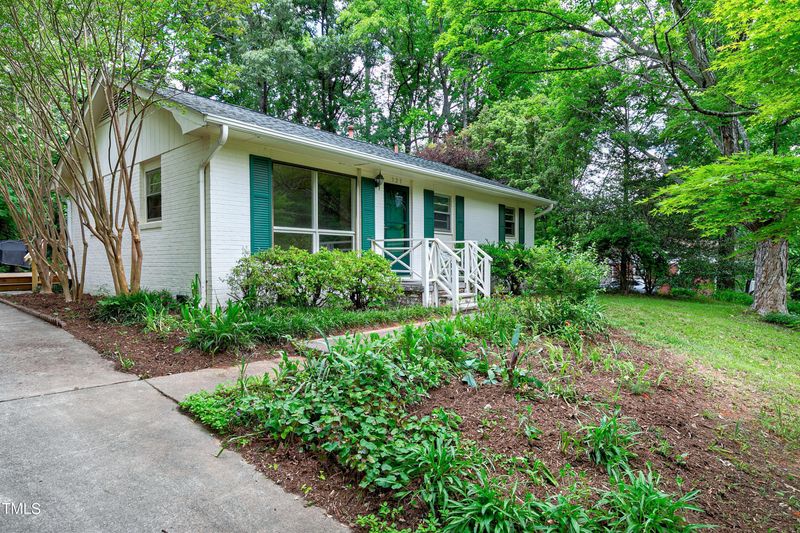 125 Murphy Dr, Cary, NC 27513