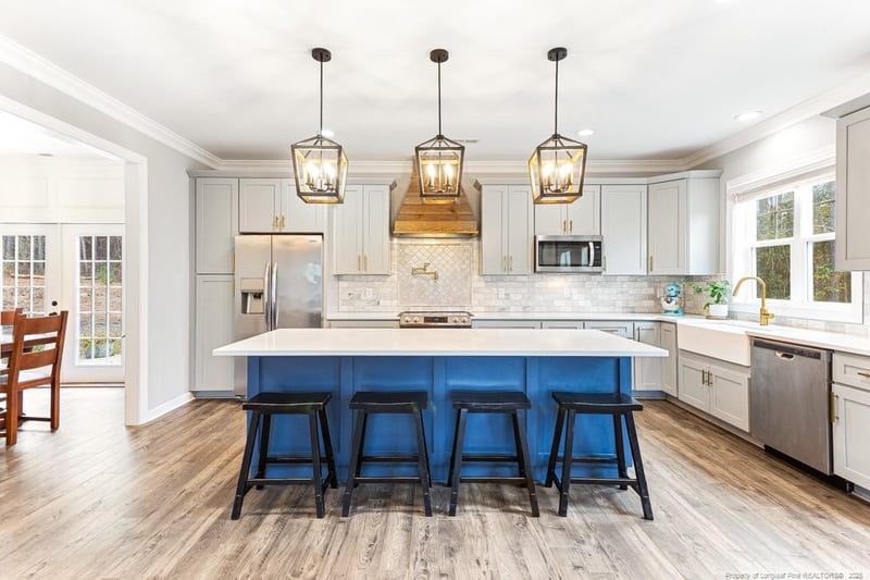 125 Navaho Trl, Sanford, NC 27332