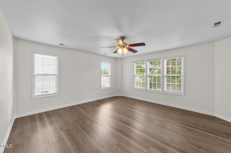 125 Occidental Dr, Holly Springs, NC 27540