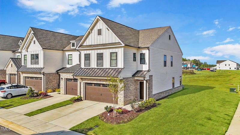 125 Paperwhite Pl, Clayton, NC 27527