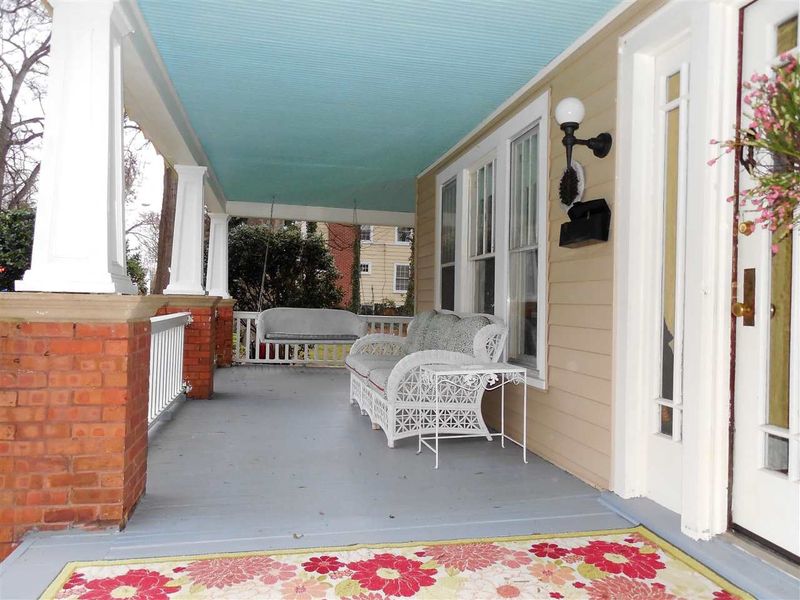 125 W Pine Ave, Wake Forest, NC 27587