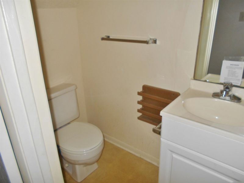 125 Poplar St #B, Chapel Hill, NC 27516