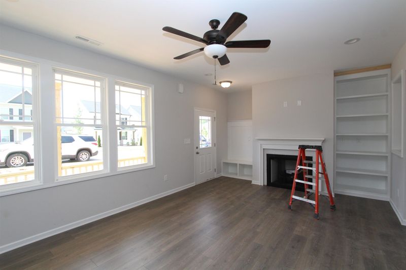 125 Rosemary St, Clayton, NC 27520