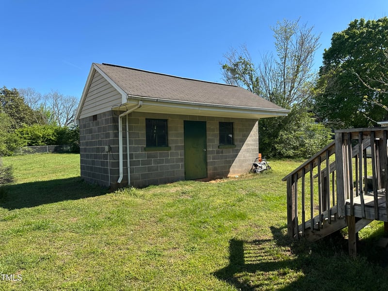 125 S State St, Haw River, NC 27258