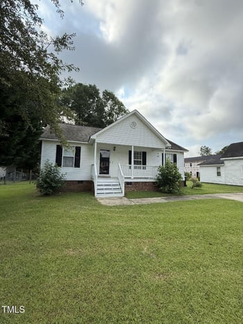 125 Temple St, Four Oaks, NC 27524