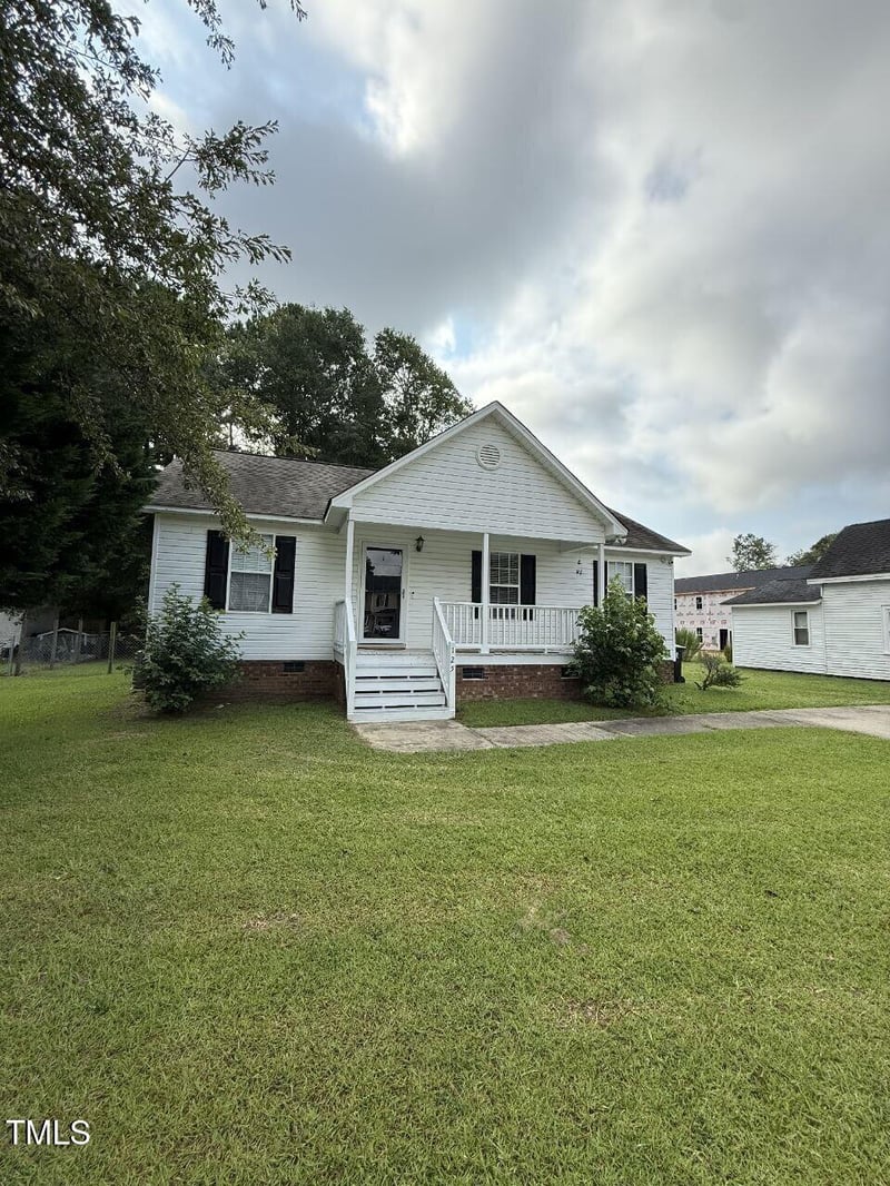 125 Temple St, Four Oaks, NC 27524