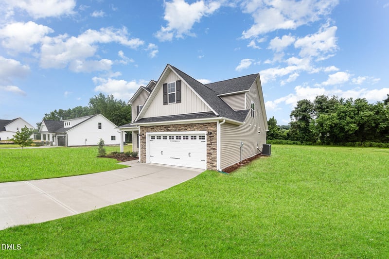 125 Tuskeegee Dr, Smithfield, NC 27577