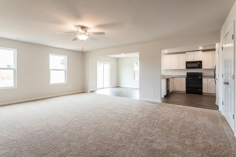 125 Windbreak Ln, Youngsville, NC 27596