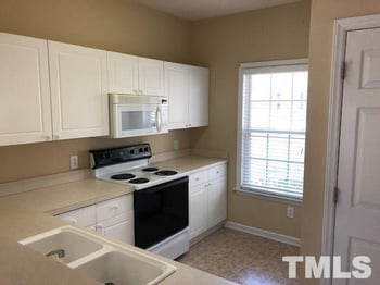 125 Woodson Dr, Clayton, NC 27527