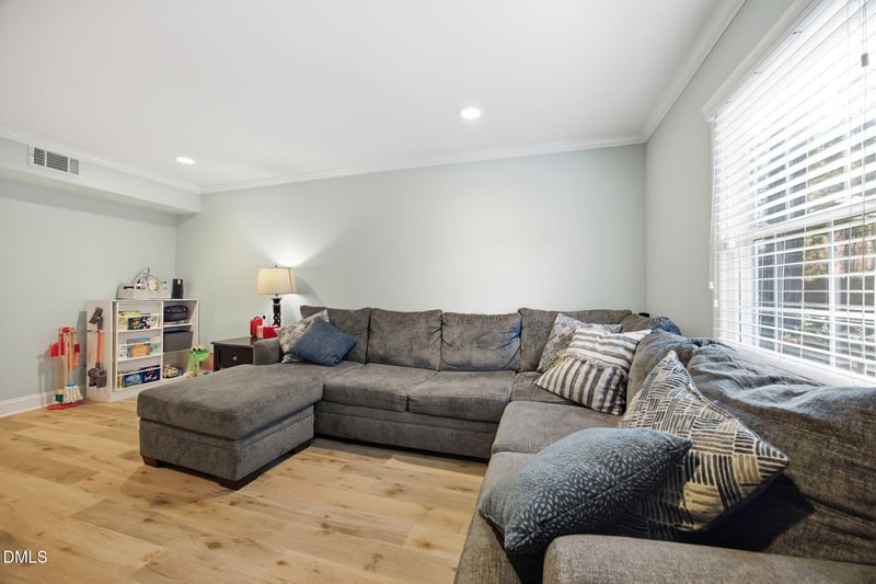 1250 Jamestown Ct, Cary, NC 27511