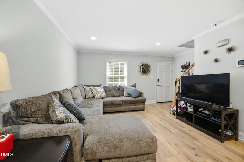 1250 Jamestown Ct, Cary, NC 27511
