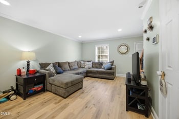 1250 Jamestown Ct, Cary, NC 27511