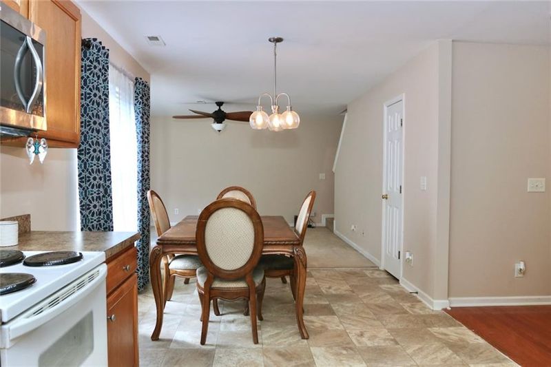 1250 Maple Ridge Dr, Burlington, NC 27217