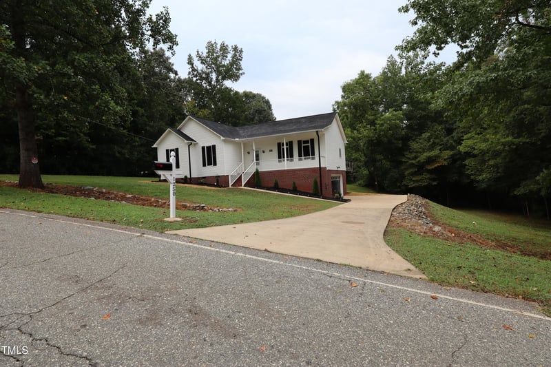 1250 Noah Rd, Graham, NC 27253