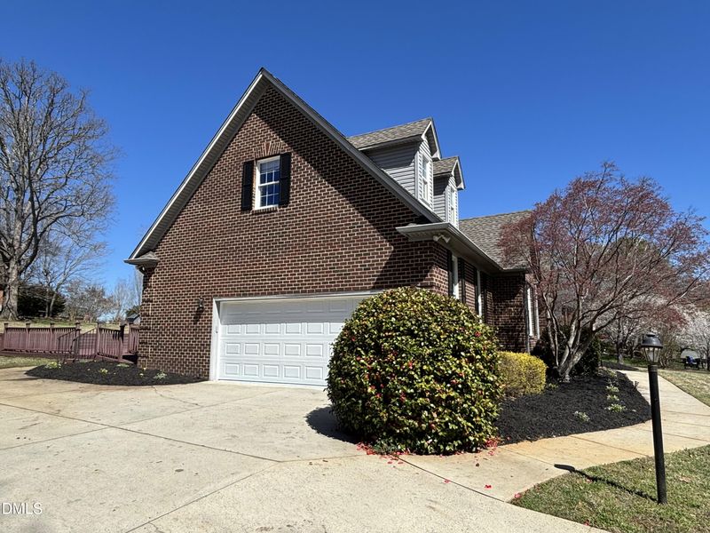 1250 Pebble Dr, Graham, NC 27253