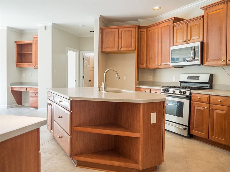 12501 Boone Hall Ct, Raleigh, NC 27614