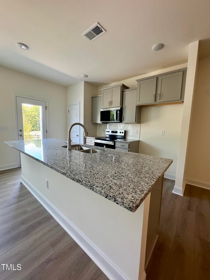 1251 Hammond Dr, Mebane, NC 27302