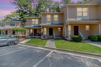 1252 Forest Dr, Fayetteville, NC 28303