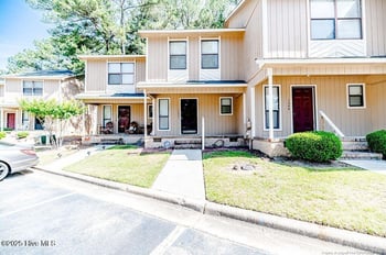 1252 Forest Dr, Fayetteville, NC 28303
