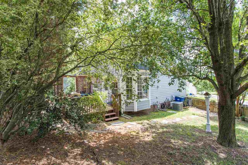 12537 Harcourt Dr, Raleigh, NC 27613