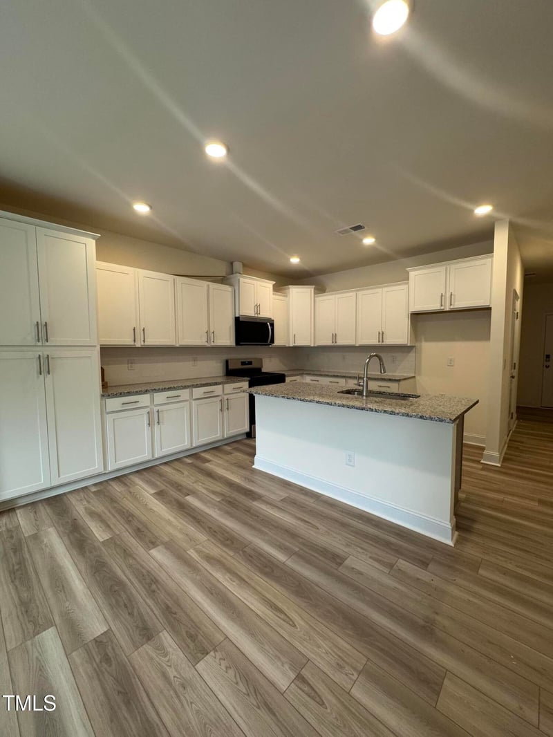 1255 Hammond Dr, Mebane, NC 27302