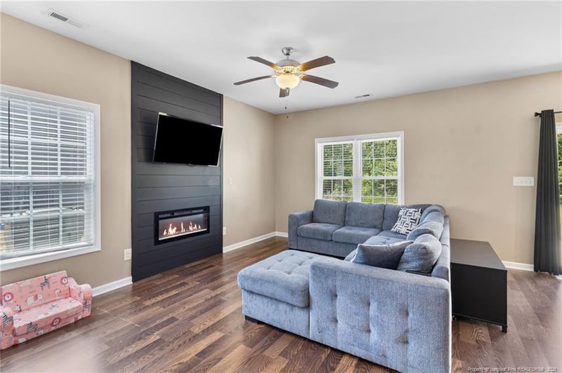1259 Bombay Dr, Fayetteville, NC 28312