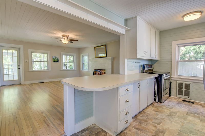 126 Autumn Dr, Four Oaks, NC 27524