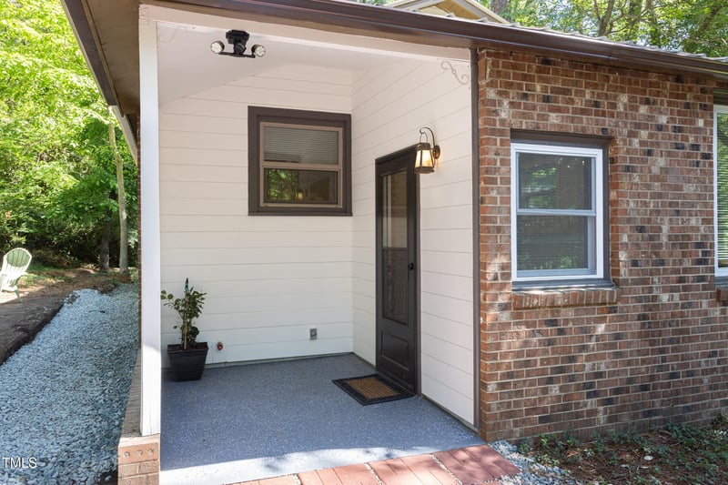 126 Barclay Rd, Chapel Hill, NC 27516