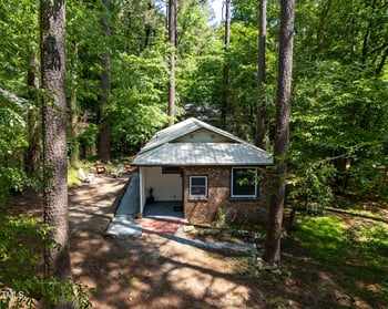 126 Barclay Rd, Chapel Hill, NC 27516