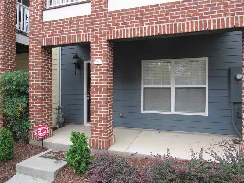 126 Braeside Ct, Cary, NC 27519