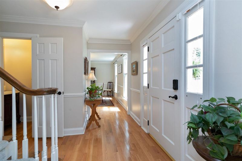 126 Castlewood Dr, Cary, NC 27511