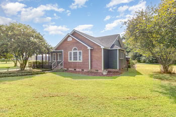 126 Crosswinds Dr, Selma, NC 27576