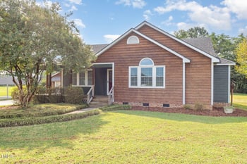 126 Crosswinds Dr, Selma, NC 27576