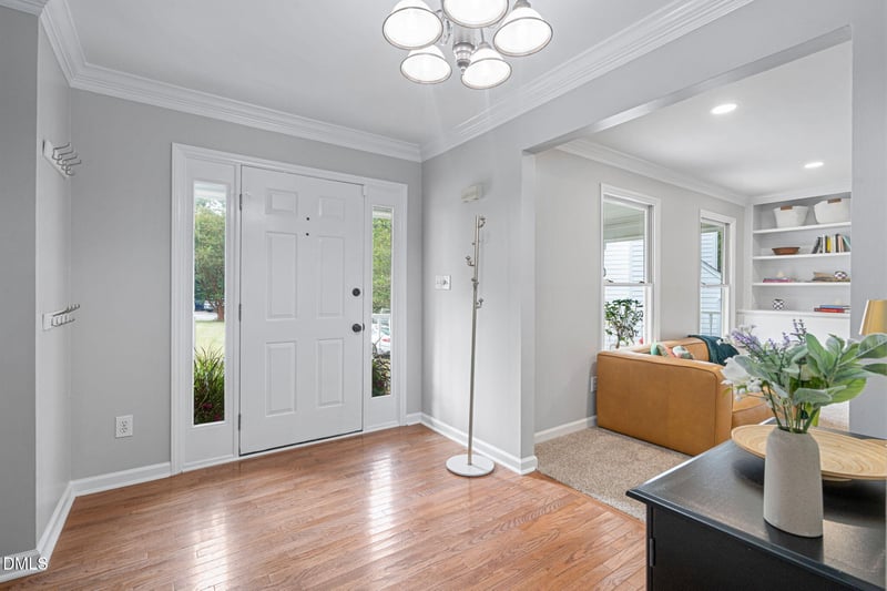 126 Hidden Bluff Ln, Cary, NC 27513