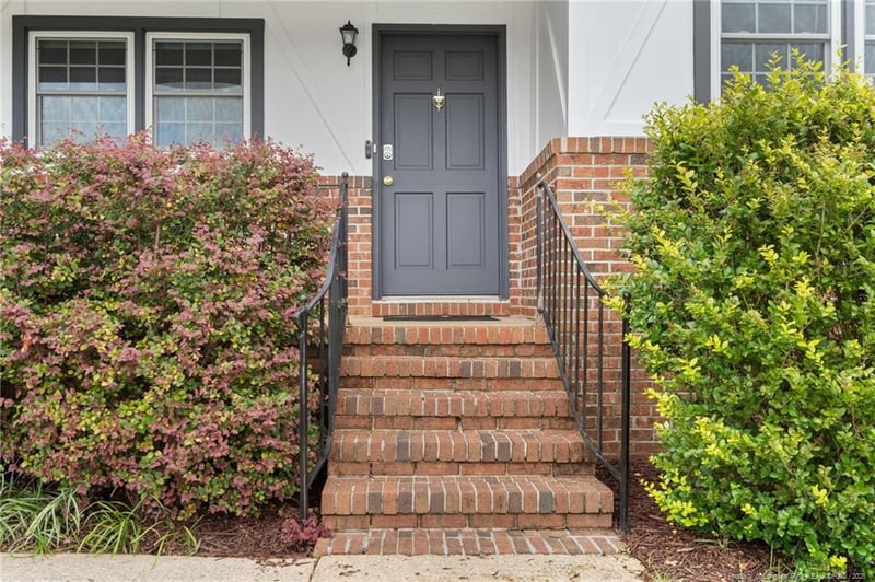 126 Ingleside Dr, Fayetteville, NC 28303