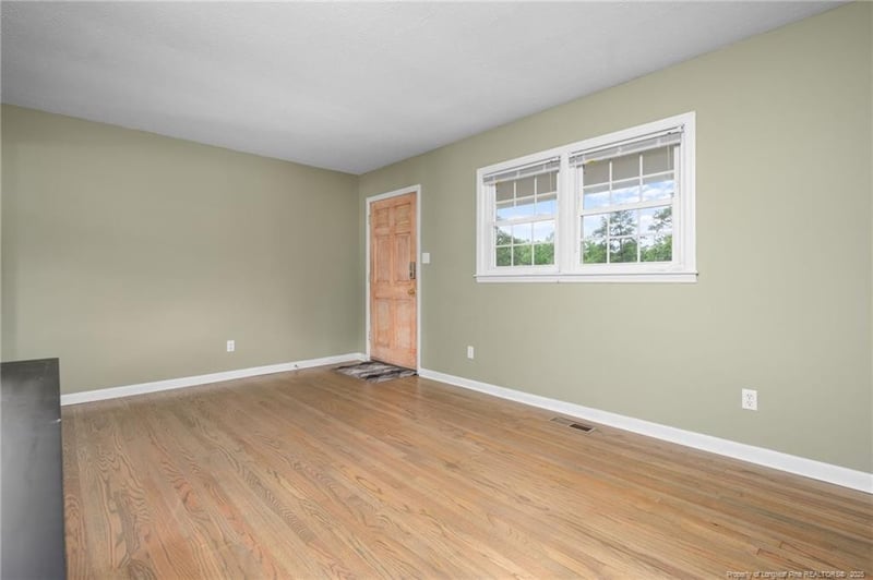 126 Ingleside Dr, Fayetteville, NC 28303