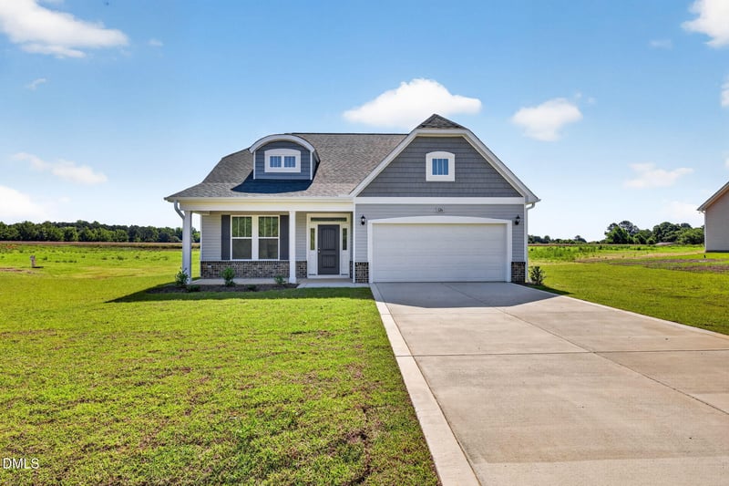 126 Maverick Ln, Dunn, NC 28334