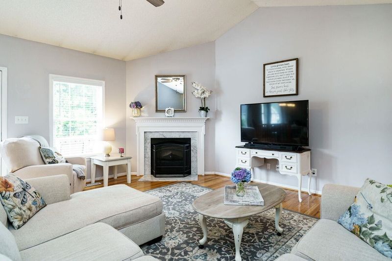126 Mckenzie Cir, Clayton, NC 27520