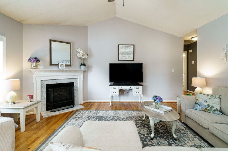 126 Mckenzie Cir, Clayton, NC 27520
